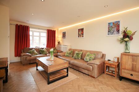 3 bedroom Detached house for sale in Beechwood Avenue, Queniborough, LE7