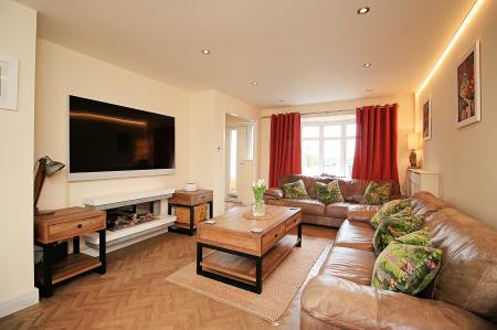 3 bedroom Detached house for sale in Beechwood Avenue, Queniborough, LE7