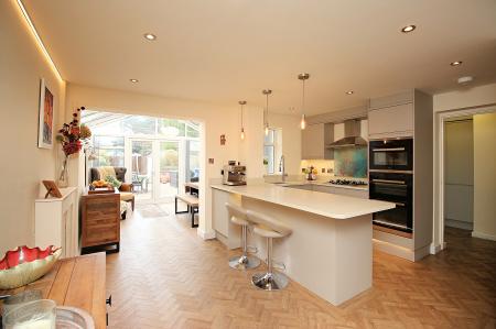 3 bedroom Detached house for sale in Beechwood Avenue, Queniborough, LE7