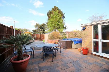 3 bedroom Detached house for sale in Beechwood Avenue, Queniborough, LE7