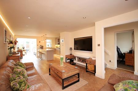 3 bedroom Detached house for sale in Beechwood Avenue, Queniborough, LE7