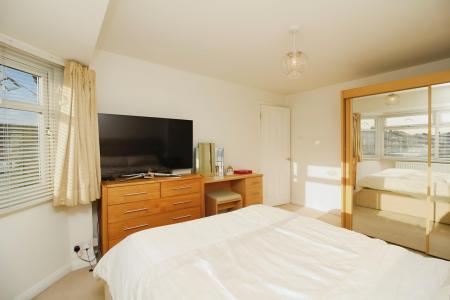 3 bedroom Semi-detached house for sale in Belvoir Drive, Syston, LE7