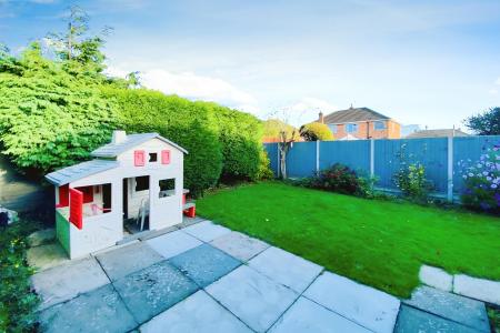 3 bedroom Semi-detached house for sale in Belvoir Drive, Syston, LE7