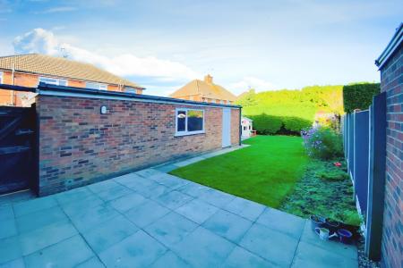 3 bedroom Semi-detached house for sale in Belvoir Drive, Syston, LE7