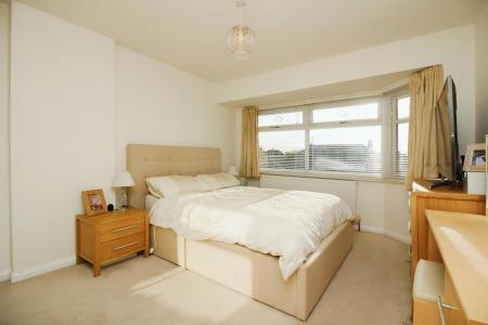 3 bedroom Semi-detached house for sale in Belvoir Drive, Syston, LE7