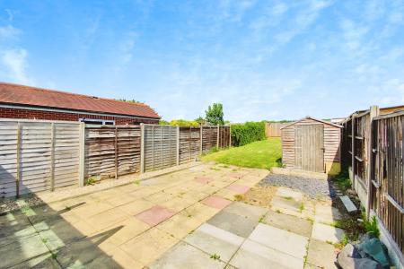 2 bedroom Semi-detached house for sale in Birchtree Avenue, Birstall, LE4