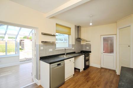 2 bedroom Semi-detached house for sale in Birchtree Avenue, Birstall, LE4