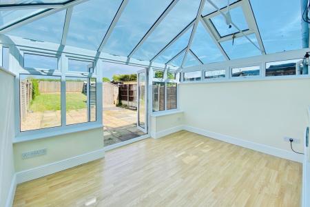 2 bedroom Semi-detached house for sale in Birchtree Avenue, Birstall, LE4