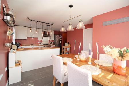 4 bedroom Detached house for sale in Blackfriars Road, Syston, LE7