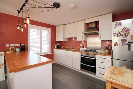 4 bedroom Detached house for sale in Blackfriars Road, Syston, LE7