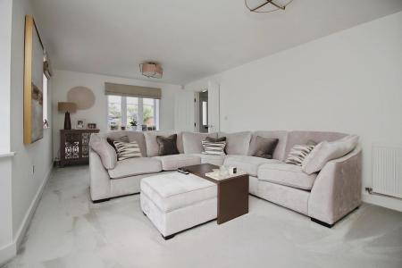 4 bedroom Detached house for sale in Boonton Meadows Way, Queniborough, LE7