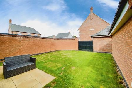 4 bedroom Detached house for sale in Boonton Meadows Way, Queniborough, LE7