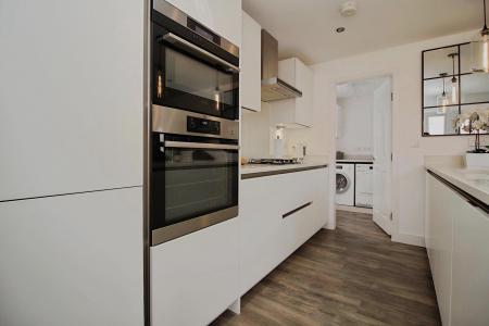 4 bedroom Detached house for sale in Boonton Meadows Way, Queniborough, LE7