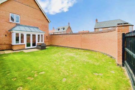 4 bedroom Detached house for sale in Boonton Meadows Way, Queniborough, LE7