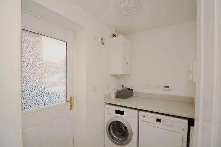 4 bedroom Detached house for sale in Boonton Meadows Way, Queniborough, LE7