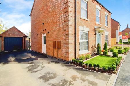 4 bedroom Detached house for sale in Boonton Meadows Way, Queniborough, LE7