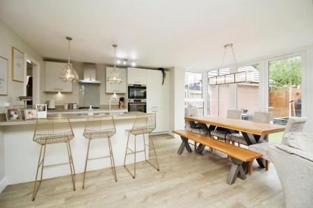 4 bedroom Detached house for sale in Boonton Meadows Way, Queniborough, LE7