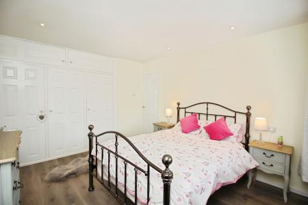 2 bedroom Semi-detached bungalow for sale in Bracken Dale, East Goscote, LE7