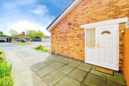 2 bedroom Semi-detached bungalow for sale in Bracken Dale, East Goscote, LE7