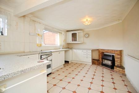 3 bedroom Semi-detached house for sale in Bradgate Avenue, Thurmaston, LE4