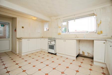 3 bedroom Semi-detached house for sale in Bradgate Avenue, Thurmaston, LE4