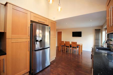 4 bedroom Detached bungalow for sale in Bramber Close, Thurmaston, LE4