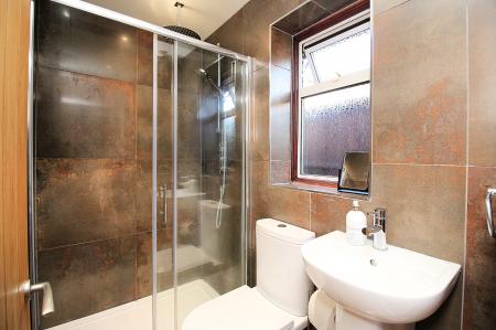 4 bedroom Detached bungalow for sale in Bramber Close, Thurmaston, LE4