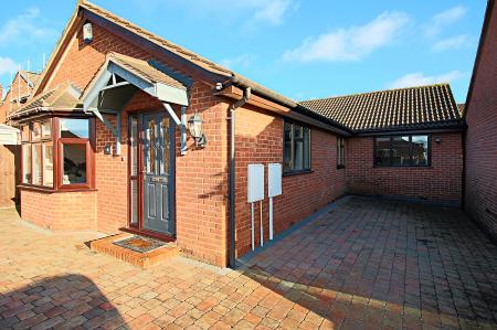 4 bedroom Detached bungalow for sale in Bramber Close, Thurmaston, LE4