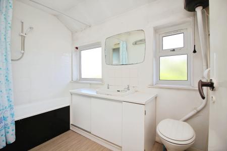 6 bedroom Semi-detached house for sale in Bramley Road, Birstall, LE4