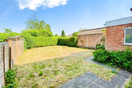 6 bedroom Semi-detached house for sale in Bramley Road, Birstall, LE4