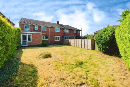 6 bedroom Semi-detached house for sale in Bramley Road, Birstall, LE4