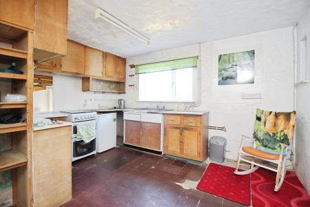 6 bedroom Semi-detached house for sale in Bramley Road, Birstall, LE4