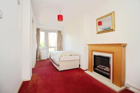 6 bedroom Semi-detached house for sale in Bramley Road, Birstall, LE4