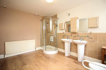 2 bedroom Detached bungalow for sale in Brighton Avenue, Syston, LE7