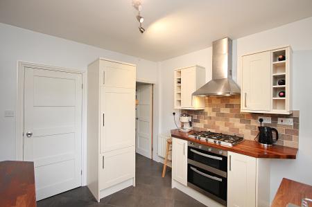 3 bedroom Terraced House for sale in Brighton Avenue, Syston, LE7