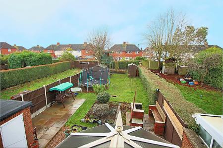 3 bedroom Terraced House for sale in Brighton Avenue, Syston, LE7