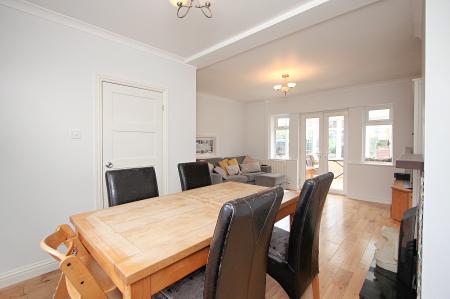 3 bedroom Terraced House for sale in Brighton Avenue, Syston, LE7