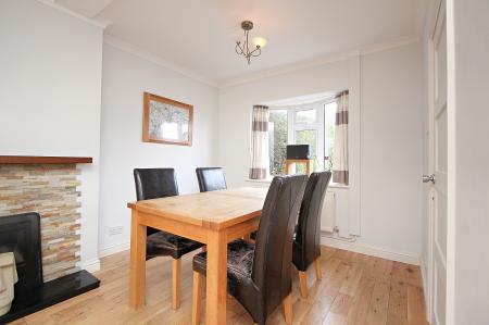 3 bedroom Terraced House for sale in Brighton Avenue, Syston, LE7