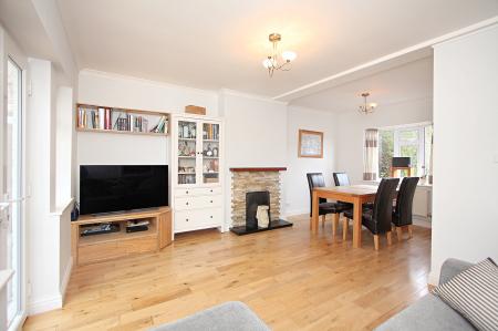 3 bedroom Terraced House for sale in Brighton Avenue, Syston, LE7