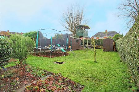 3 bedroom Terraced House for sale in Brighton Avenue, Syston, LE7