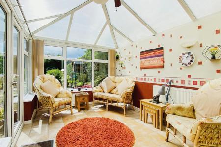 4 bedroom End of terrace house for sale in Brighton Avenue, Syston, LE7