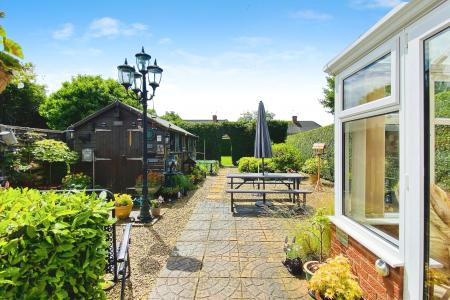 4 bedroom End of terrace house for sale in Brighton Avenue, Syston, LE7