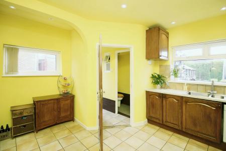 4 bedroom End of terrace house for sale in Brighton Avenue, Syston, LE7