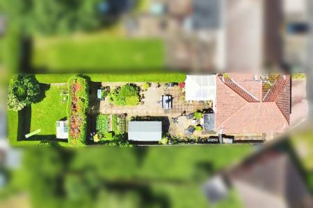 4 bedroom End of terrace house for sale in Brighton Avenue, Syston, LE7