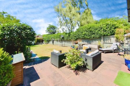 4 bedroom Detached house for sale in Broad Street, Syston, LE7