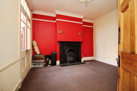 4 bedroom Terraced House for sale in Broad Street, Syston, LE7
