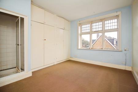 4 bedroom Terraced House for sale in Broad Street, Syston, LE7