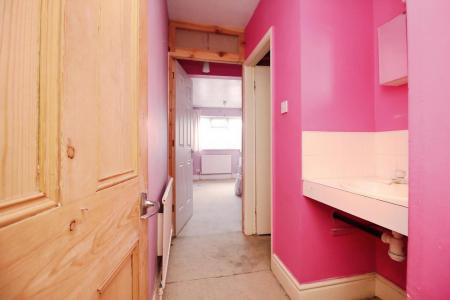 4 bedroom Terraced House for sale in Broad Street, Syston, LE7