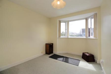 3 bedroom Semi-detached house for sale in Broadway, Syston, LE7