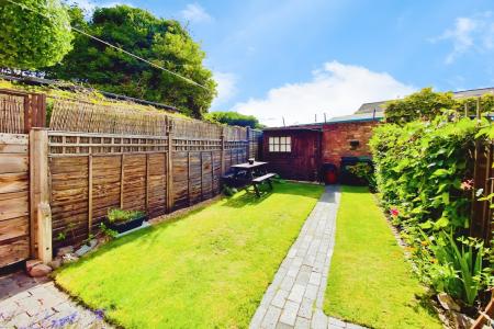 2 bedroom Terraced House for sale in Brook Street, Thurmaston, LE4